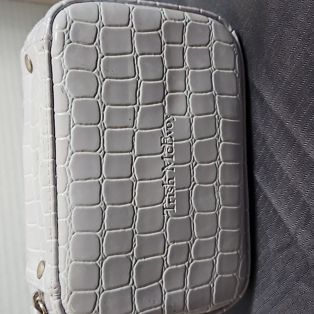 TRISH MCEvoy MAKE-UP CASE IN LAVANDER
